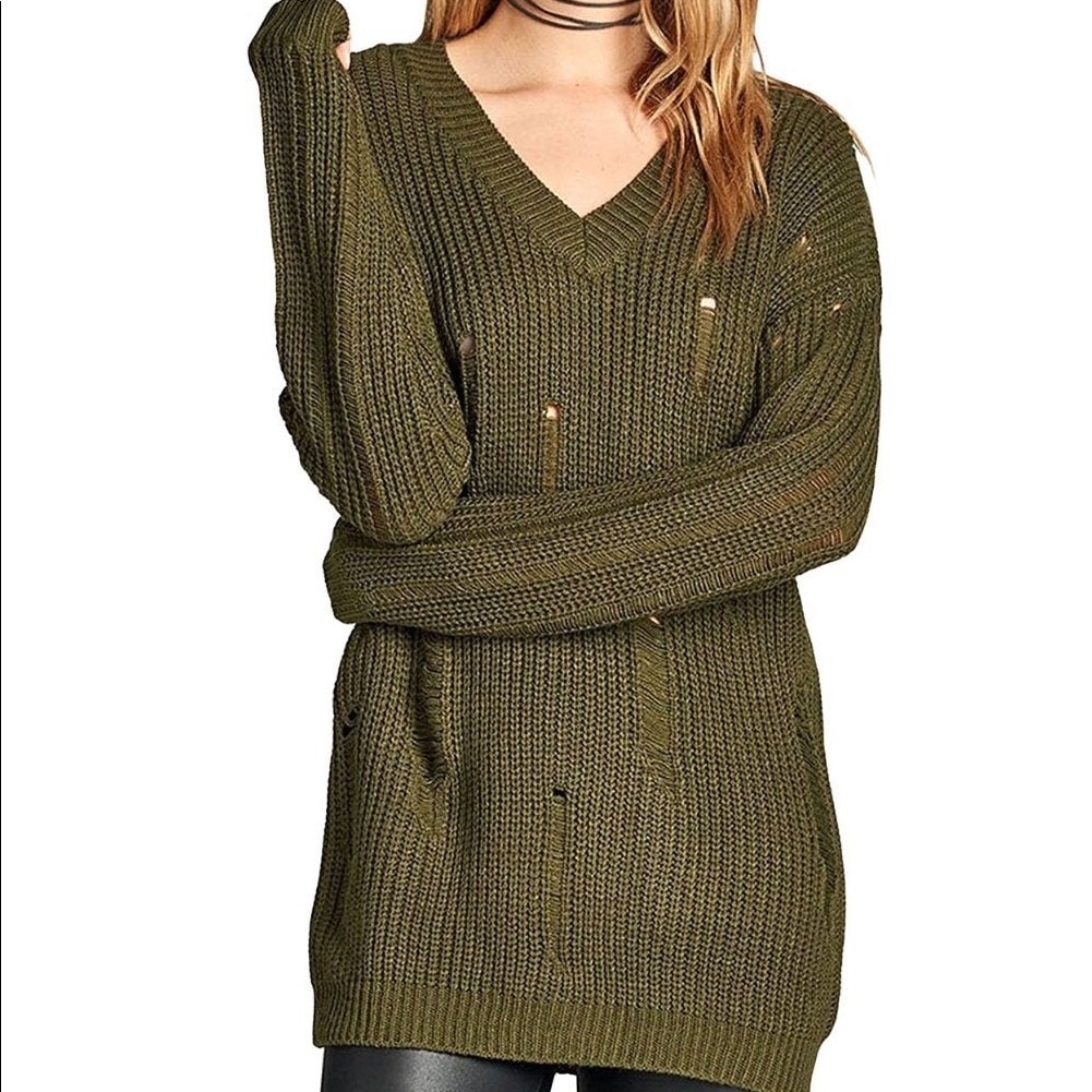 Nwot Distressed Dropped Long Sleeve Sweater In Olive